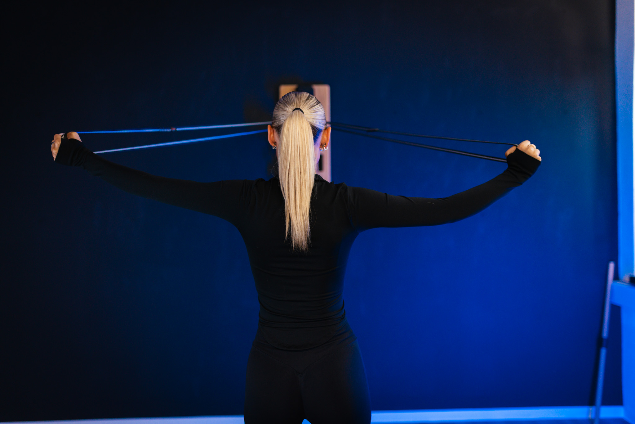 Reverse Fly (beidarmig) am BeBold Wallgym – Startposition (Zugrichtung von oben)